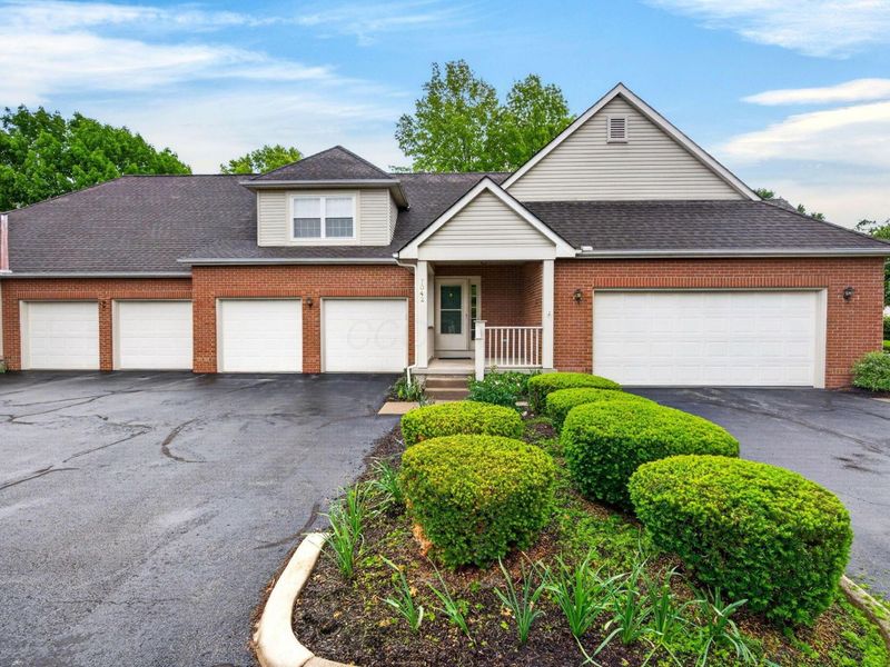 7042 Greensview Village Drive, Canal Winchester, OH 43110 Photo 2