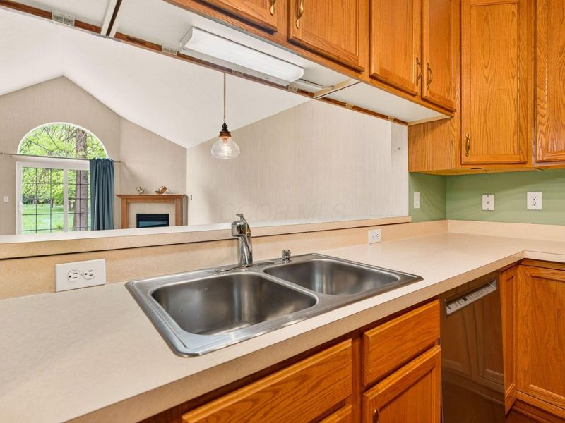 7042 Greensview Village Drive, Canal Winchester, OH 43110 Photo 24