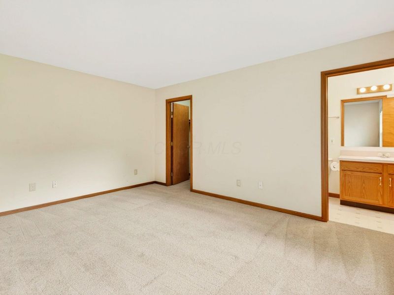 7042 Greensview Village Drive, Canal Winchester, OH 43110 Photo 31