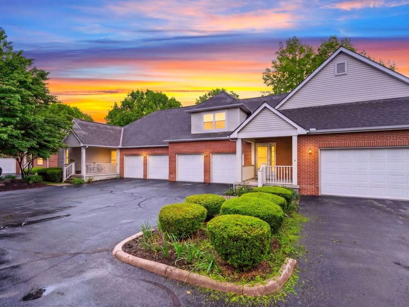 7042 Greensview Village Drive, Canal Winchester, OH 43110 Photo 4