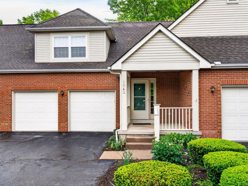 7042 Greensview Village Drive, Canal Winchester, OH 43110 Photo 5