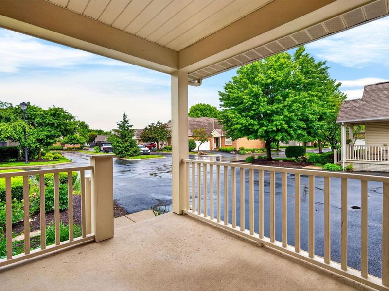 7042 Greensview Village Drive, Canal Winchester, OH 43110 Photo 6