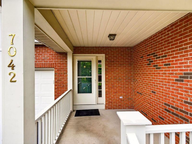 7042 Greensview Village Drive, Canal Winchester, OH 43110 Photo 7