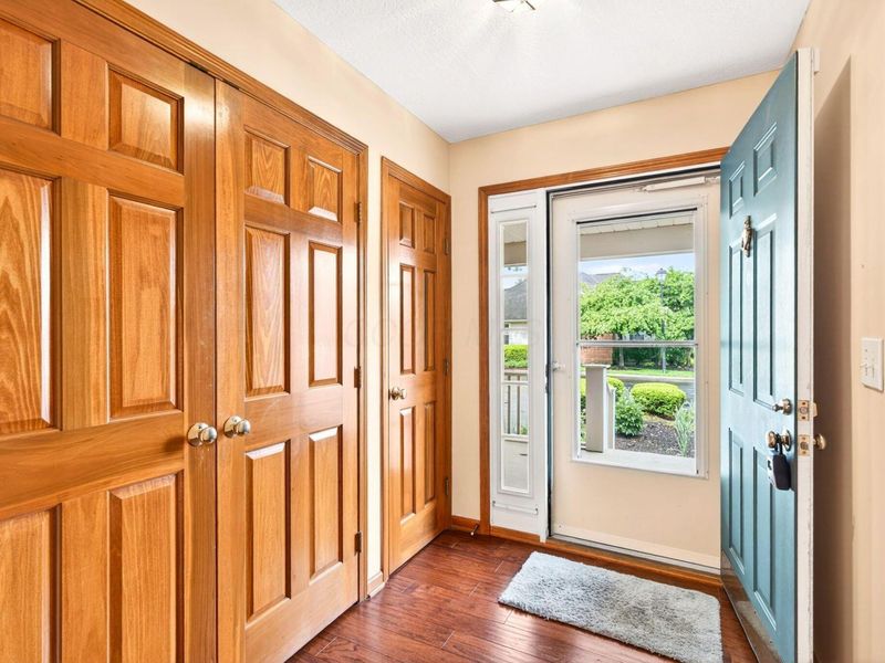7042 Greensview Village Drive, Canal Winchester, OH 43110 Photo 8