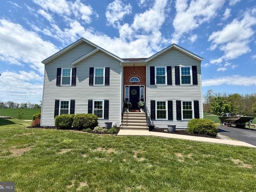 15297 Camden Drive, Greencastle, PA 17225 Main Photo