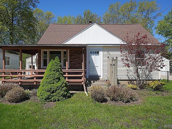 5790 Walden Drive , Lake View, NY 14085