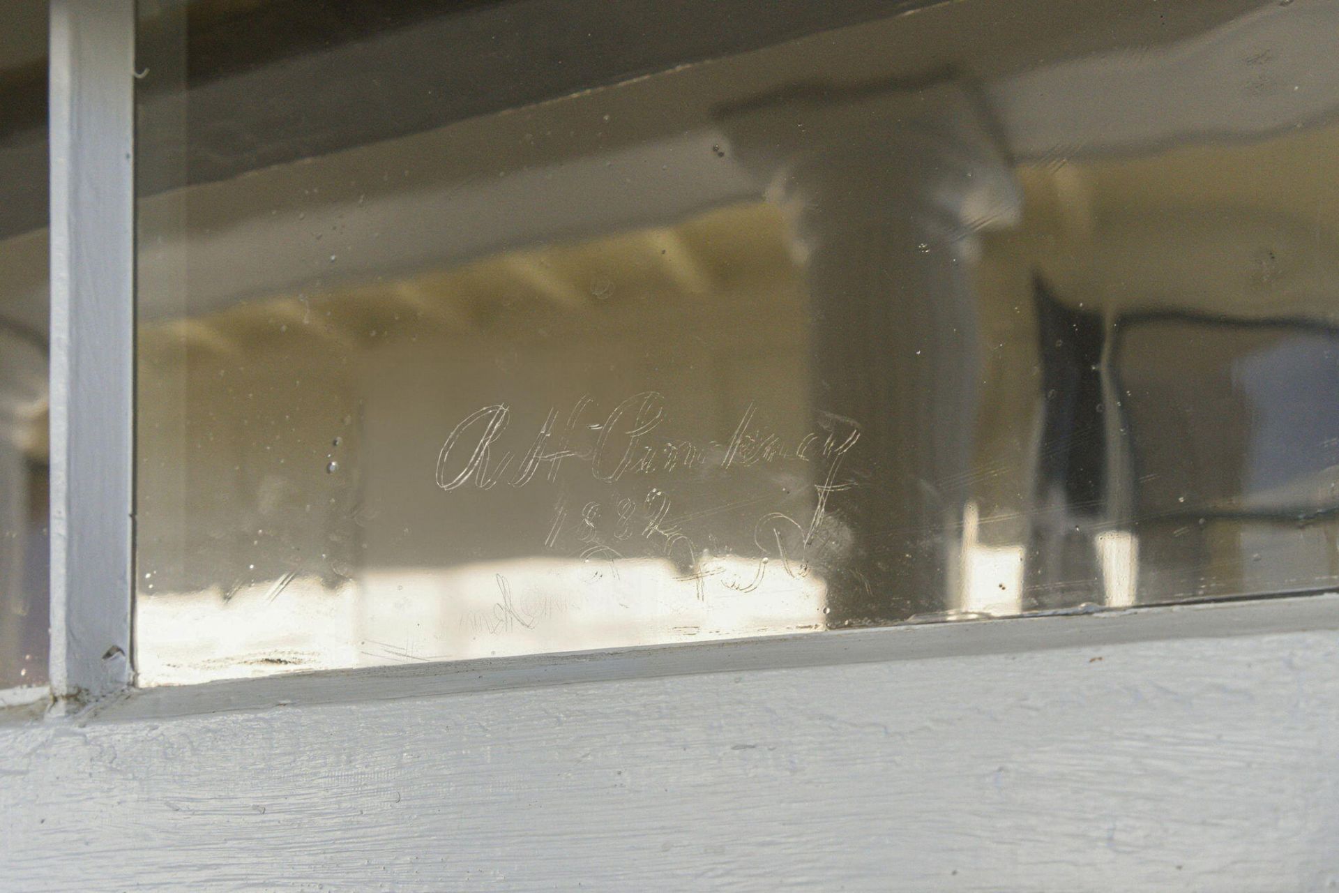 48 S Battery Photo 18