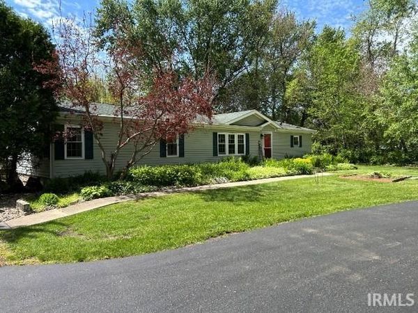 10655 E 500 N Road, Grovertown, IN 46531
