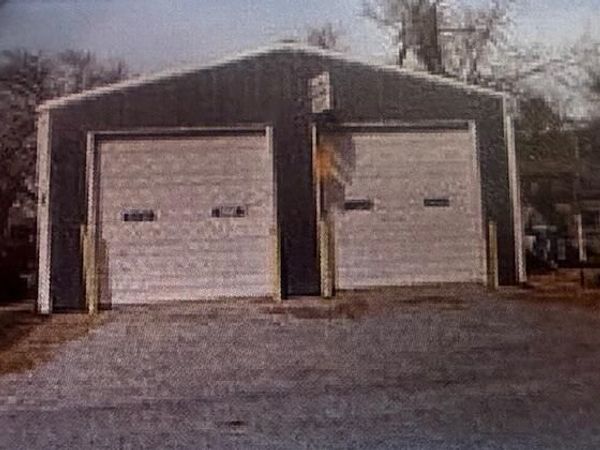 105 E Comanche Street , Southwest City, MO 64863