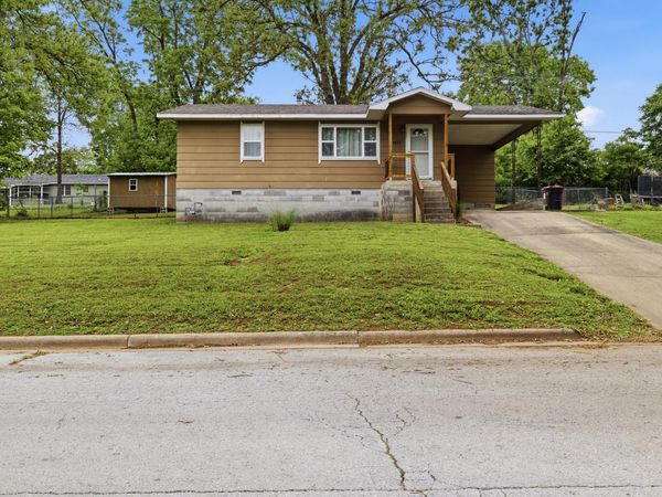 1417 Oakhill Drive , Cassville, MO 65625