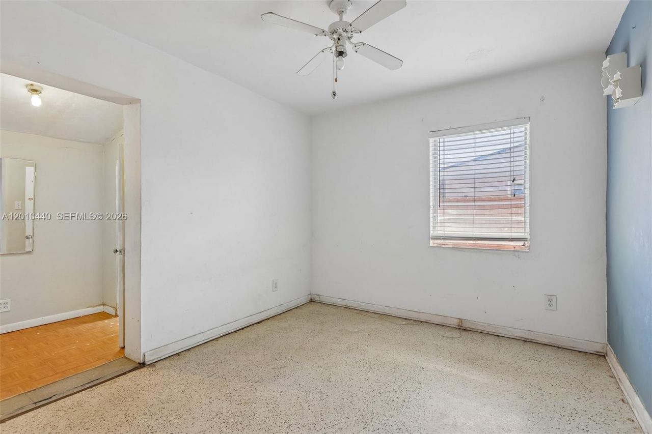 921 NE 159th St, North Miami Beach, FL 33162 Photo