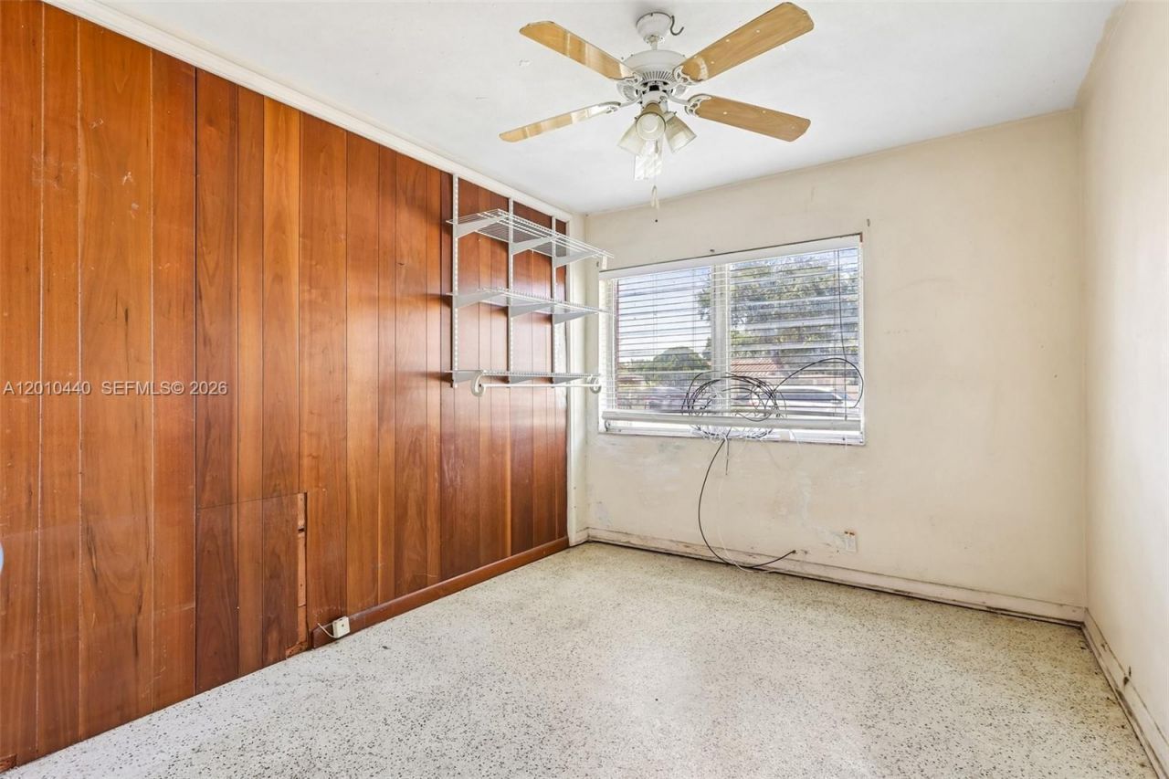 921 NE 159th St, North Miami Beach, FL 33162 Photo