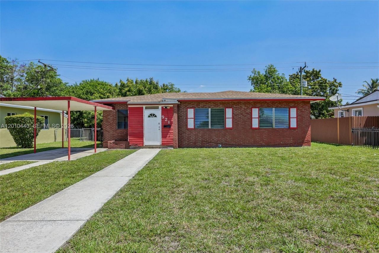 921 NE 159th St, North Miami Beach, FL 33162 Photo