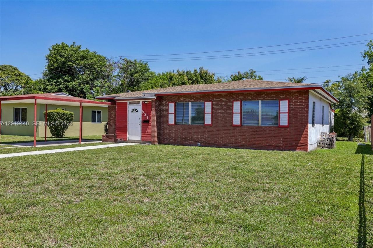 921 NE 159th St, North Miami Beach, FL 33162 Photo