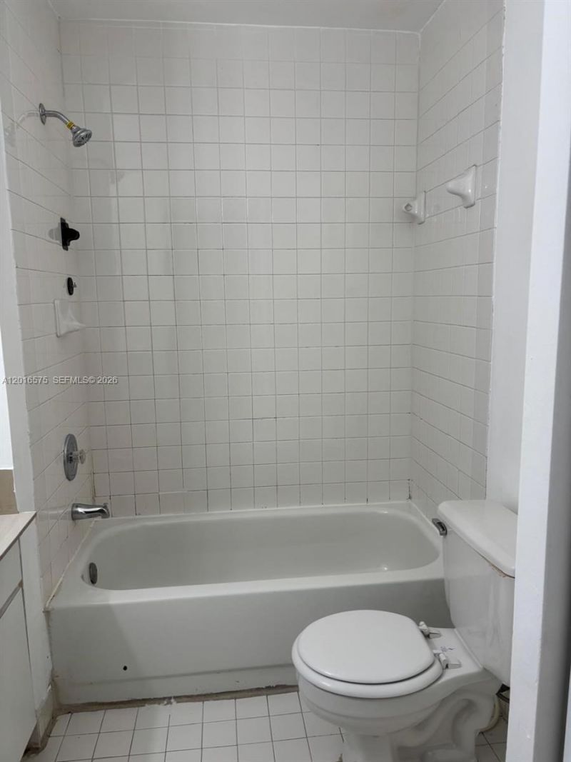 7778 W 34th Ln , Unit 20-201, Hialeah, FL 33018 Photo