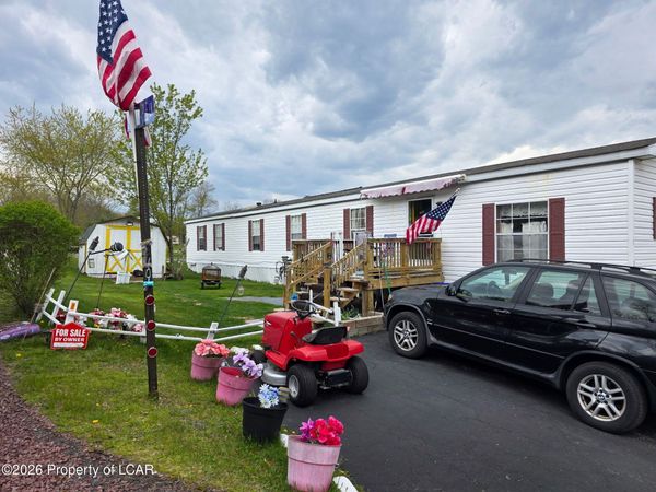 245 Silver Maple Lane, Freeland, PA 18224