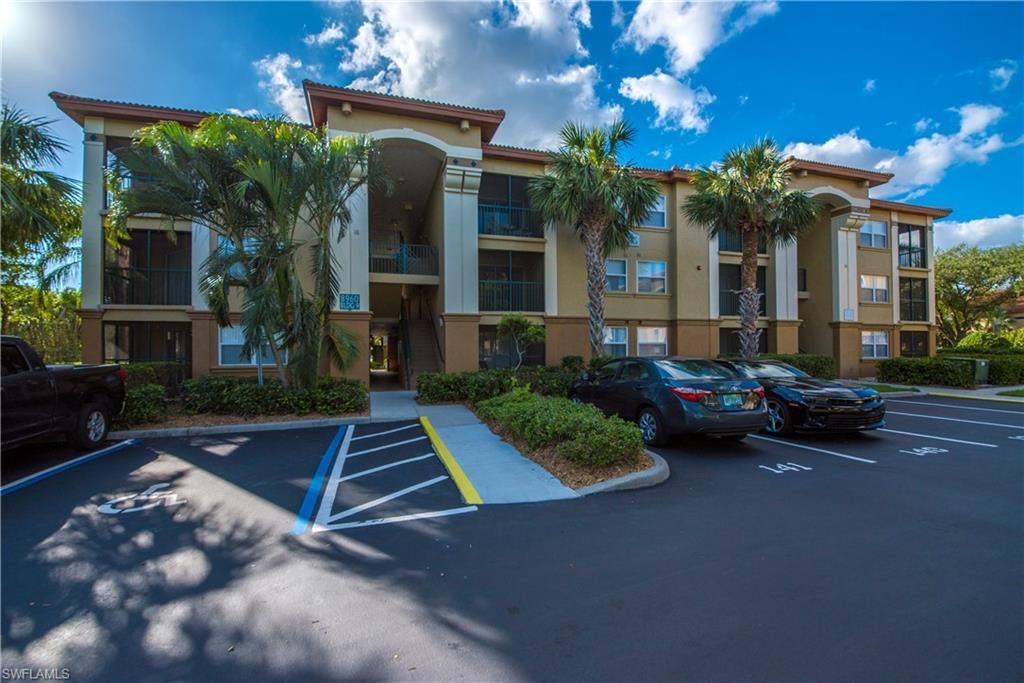 8960 Colonnades Ct E, Unit 932, Bonita Springs, FL 34135 Photo
