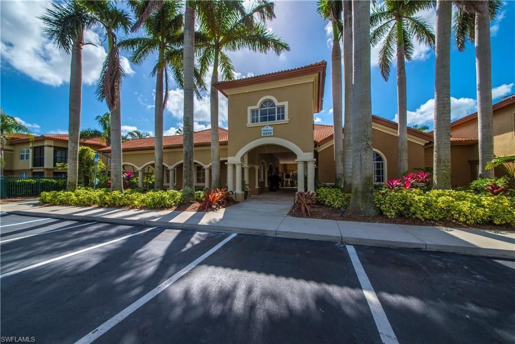 8960 Colonnades Ct E, Unit 932, Bonita Springs, FL 34135 Photo