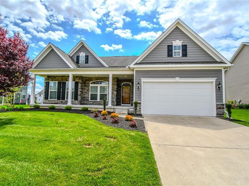 1136 Red Maple Drive, Troy, OH 45373 Photo 2