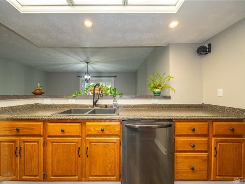 411 Birdsong Drive, Vandalia, OH 45377 Photo 5