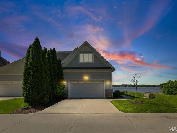 709 Wind Rivers Drive, Unit B, Grafton, IL 62037