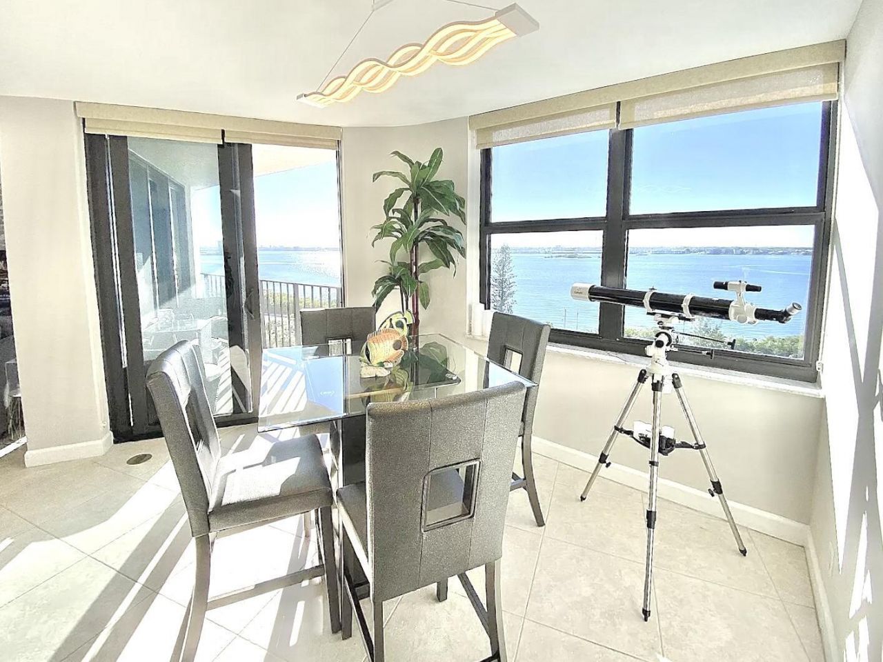 5420 N Ocean Drive, Unit 906, Singer Island, FL 33404 Photo