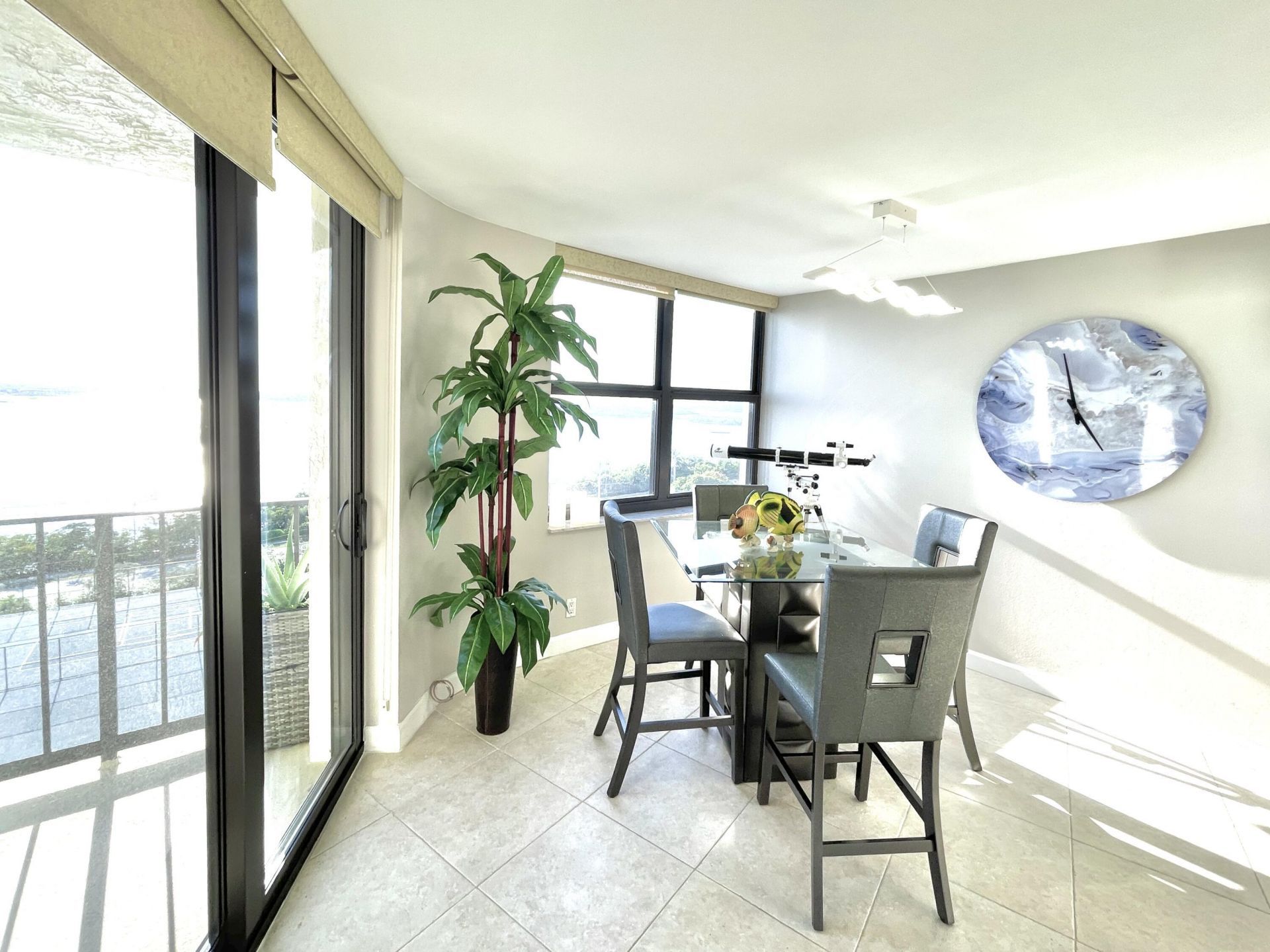 5420 N Ocean Drive, Unit 906, Singer Island, FL 33404 Photo
