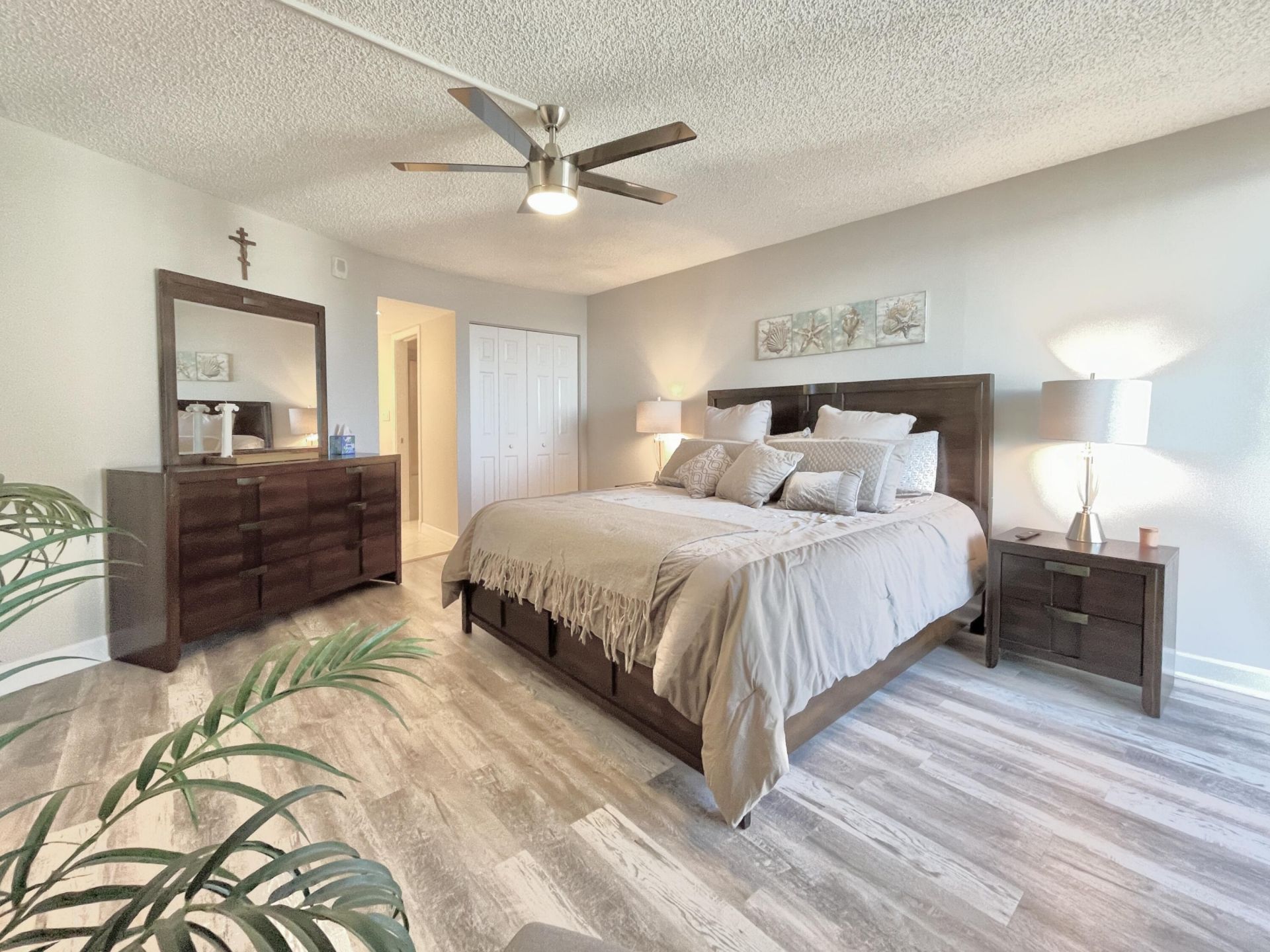 5420 N Ocean Drive, Unit 906, Singer Island, FL 33404 Photo
