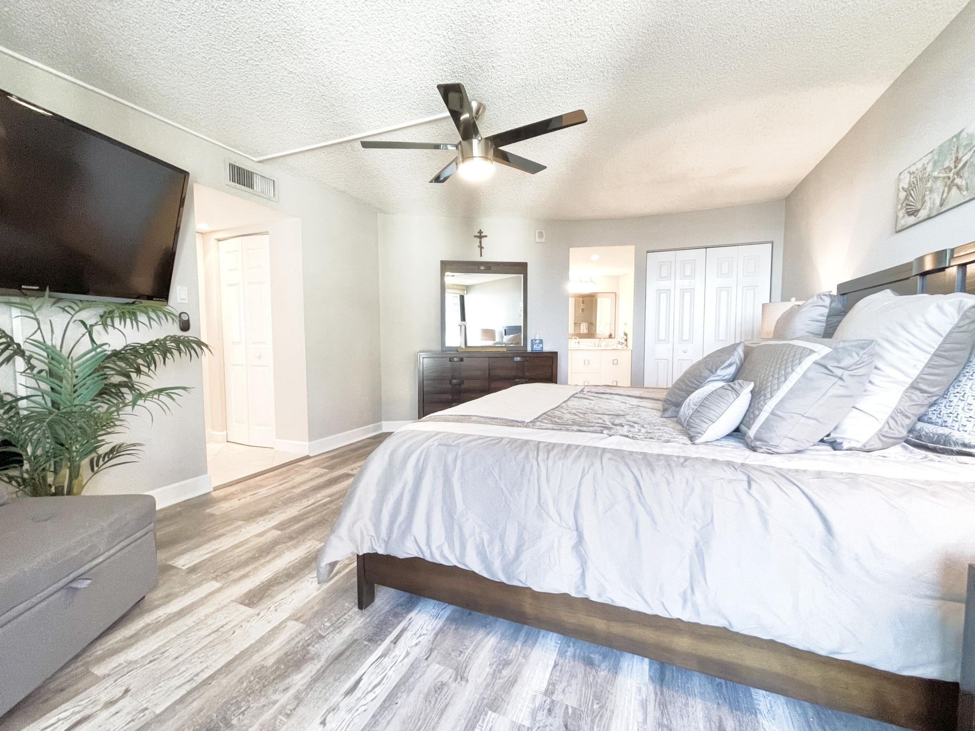 5420 N Ocean Drive, Unit 906, Singer Island, FL 33404 Photo