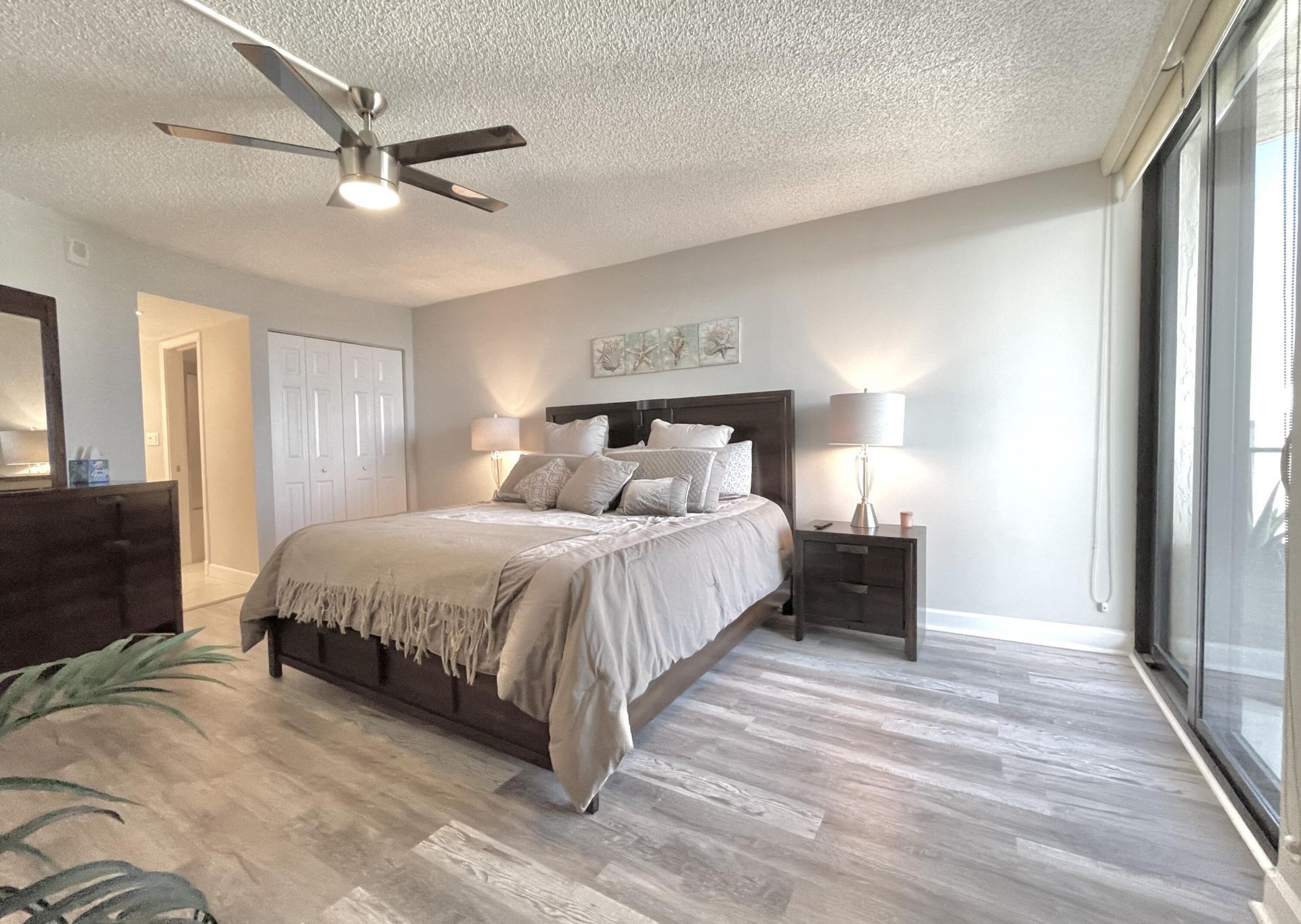 5420 N Ocean Drive, Unit 906, Singer Island, FL 33404 Photo