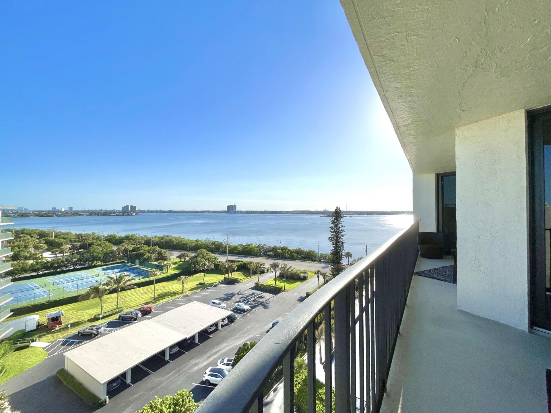 5420 N Ocean Drive, Unit 906, Singer Island, FL 33404 Photo