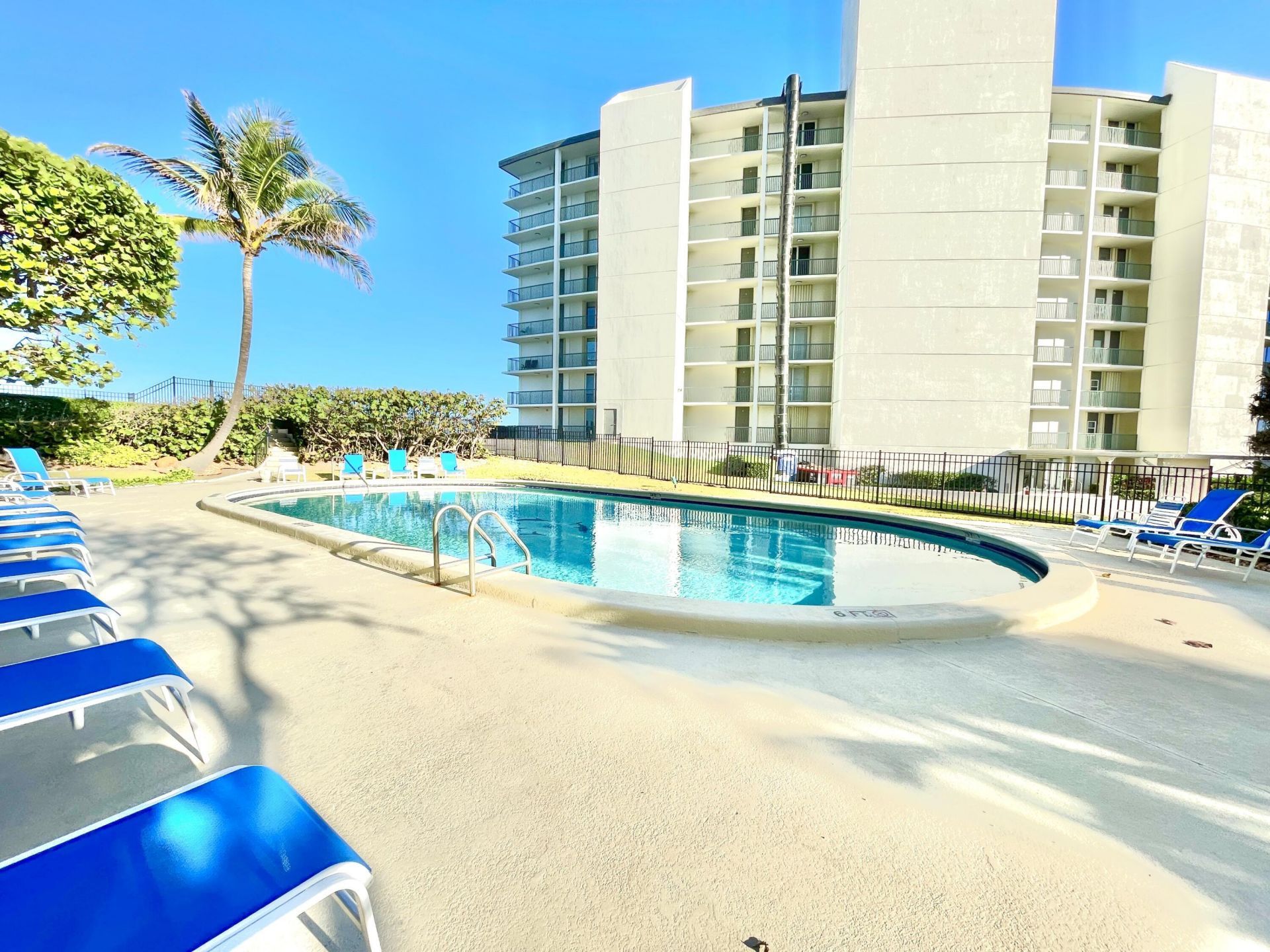 5420 N Ocean Drive, Unit 906, Singer Island, FL 33404 Photo