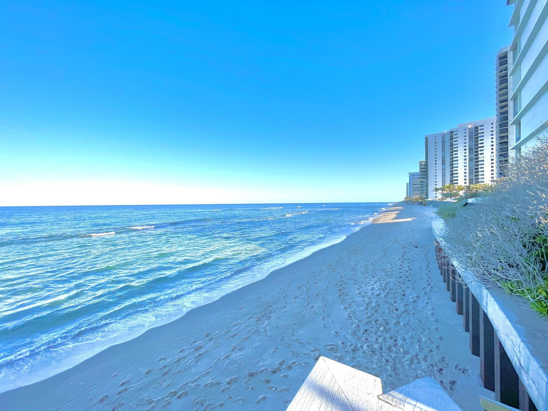 5420 N Ocean Drive, Unit 906, Singer Island, FL 33404 Photo