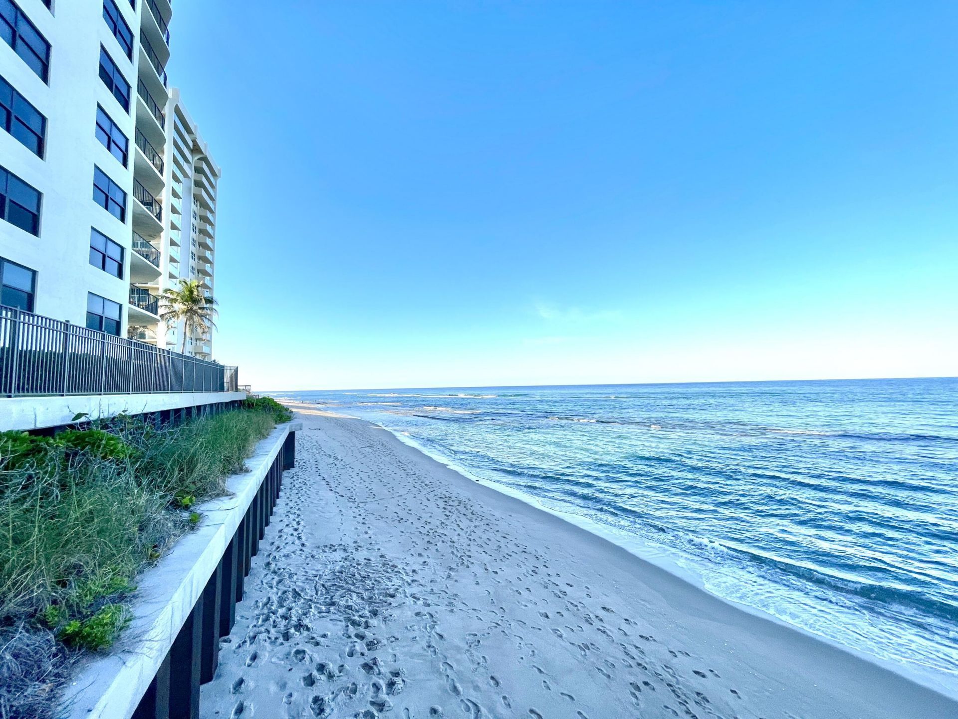 5420 N Ocean Drive, Unit 906, Singer Island, FL 33404 Photo