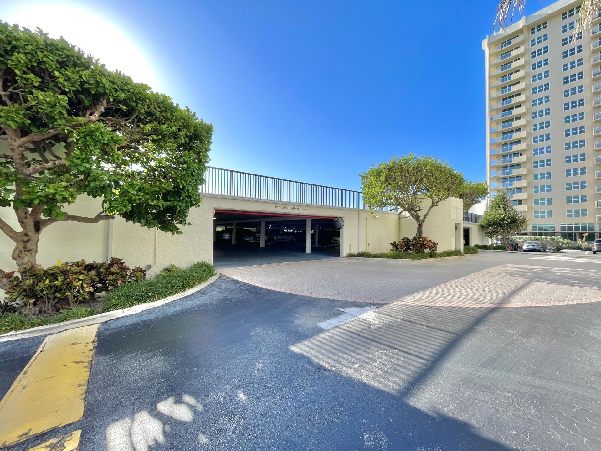 5420 N Ocean Drive, Unit 906, Singer Island, FL 33404 Photo