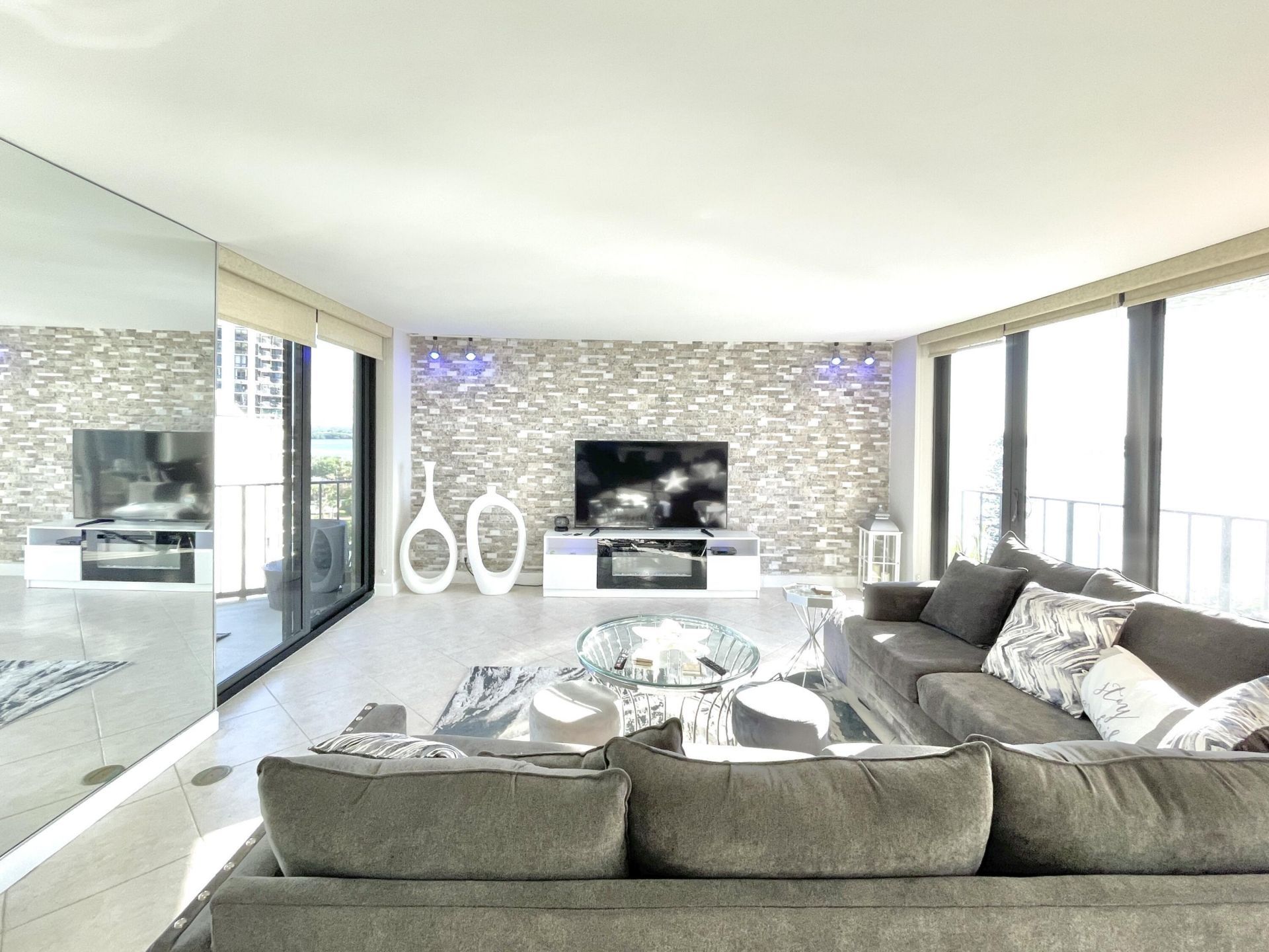 5420 N Ocean Drive, Unit 906, Singer Island, FL 33404 Photo