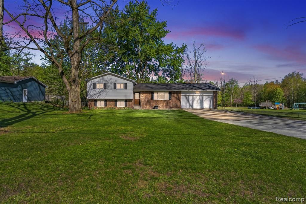 14433 Tuscola Road, Vienna Township, MI 48420 Main Photo