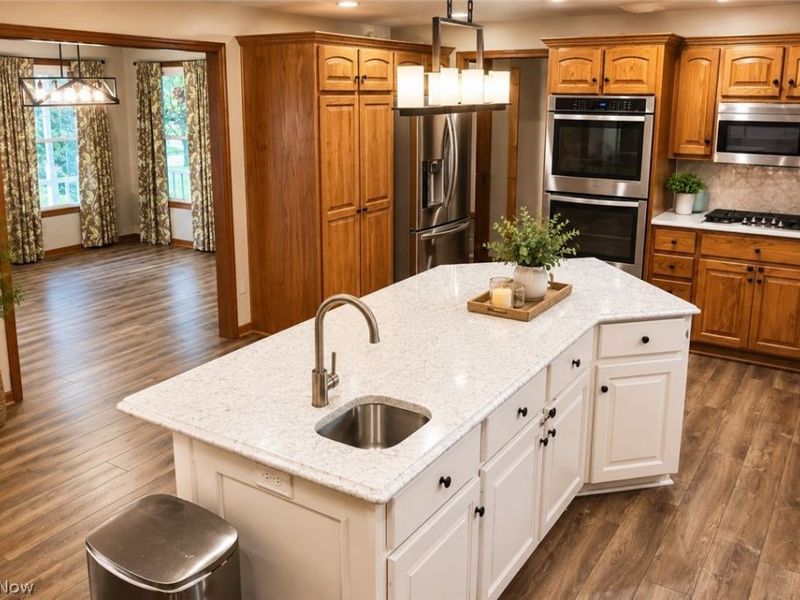 356 Carol Way, Wadsworth, OH 44281 Photo 5