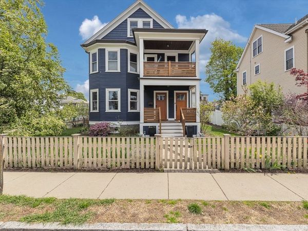 248 Roslindale Ave, Unit 1, Boston, MA 02131