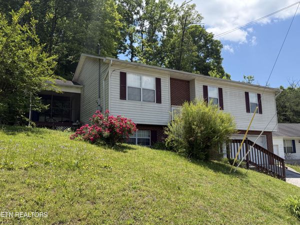 8946 Heathercrest Drive, Powell, TN 37849