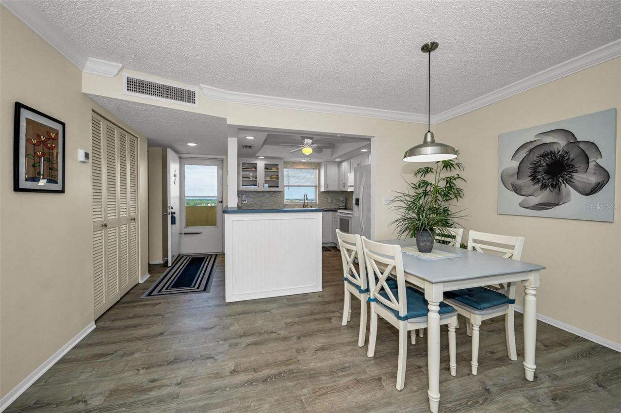 4525 Cove Circle , Unit 1207, Saint Petersburg, FL 33708 Photo