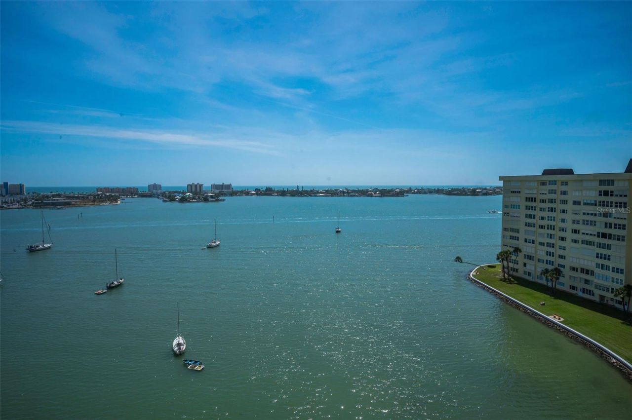 4525 Cove Circle , Unit 1207, Saint Petersburg, FL 33708 Photo