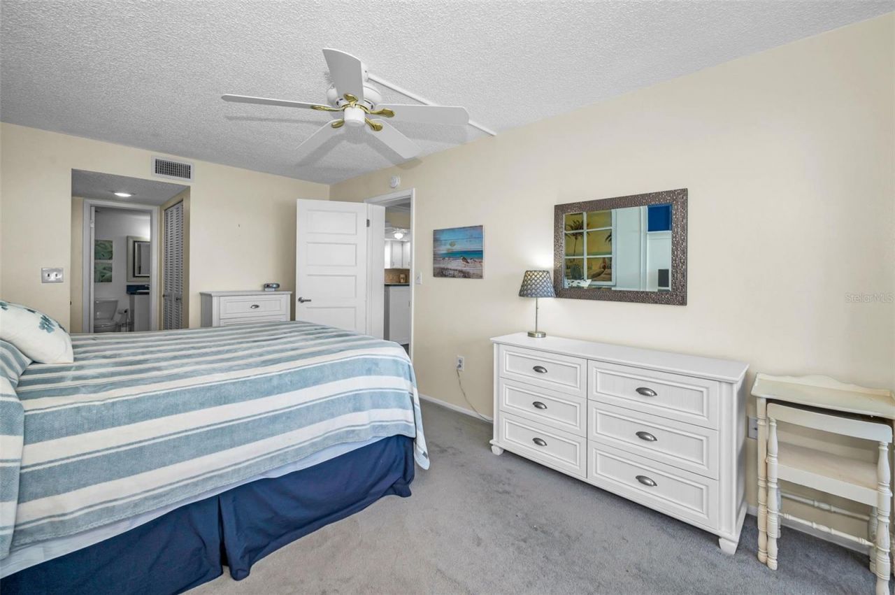 4525 Cove Circle , Unit 1207, Saint Petersburg, FL 33708 Photo