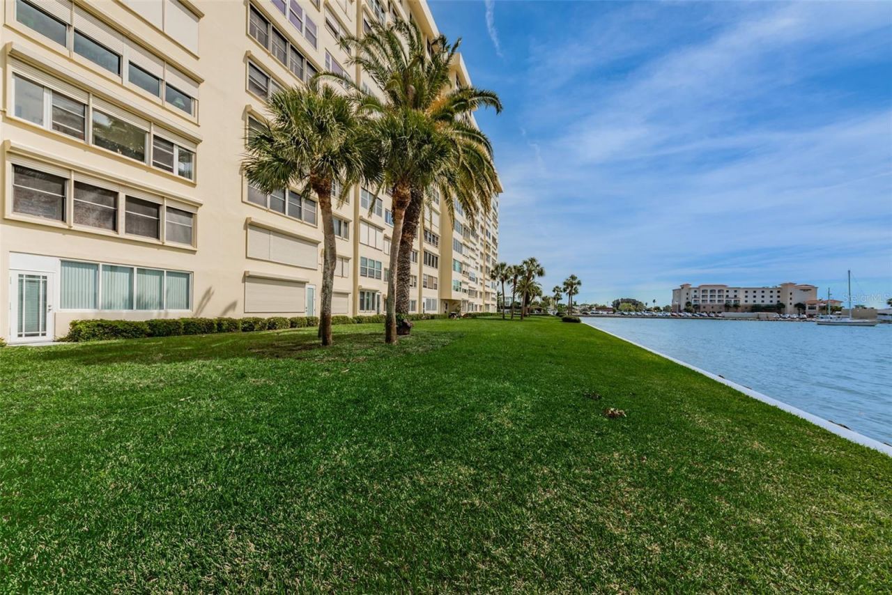 4525 Cove Circle , Unit 1207, Saint Petersburg, FL 33708 Photo