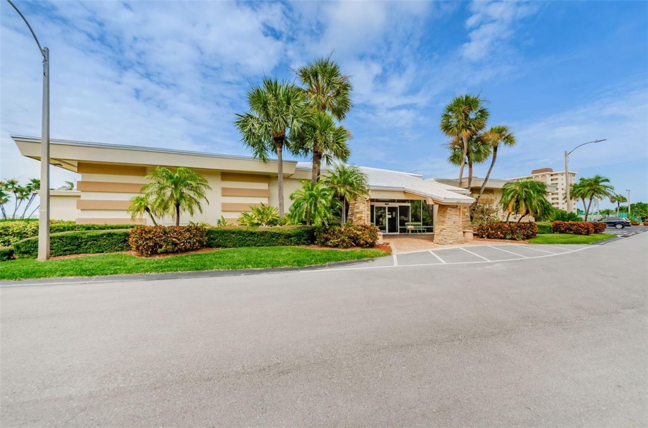 4525 Cove Circle , Unit 1207, Saint Petersburg, FL 33708 Photo