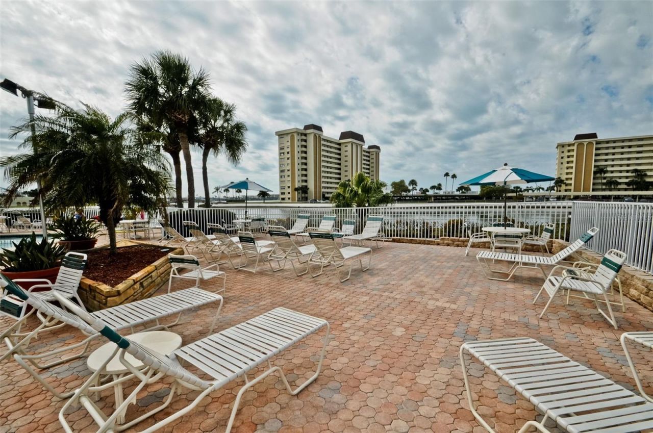 4525 Cove Circle , Unit 1207, Saint Petersburg, FL 33708 Photo