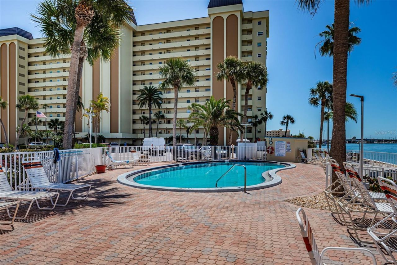 4525 Cove Circle , Unit 1207, Saint Petersburg, FL 33708 Photo