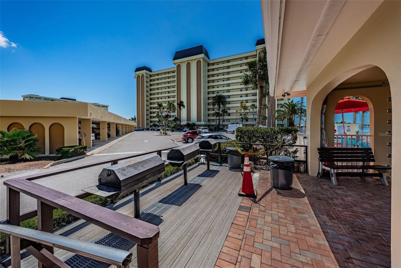 4525 Cove Circle , Unit 1207, Saint Petersburg, FL 33708 Photo