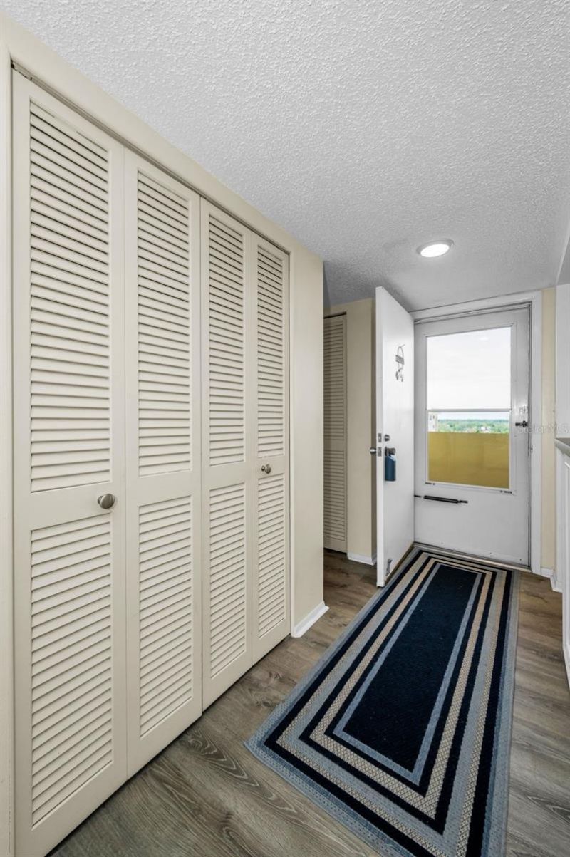 4525 Cove Circle , Unit 1207, Saint Petersburg, FL 33708 Photo