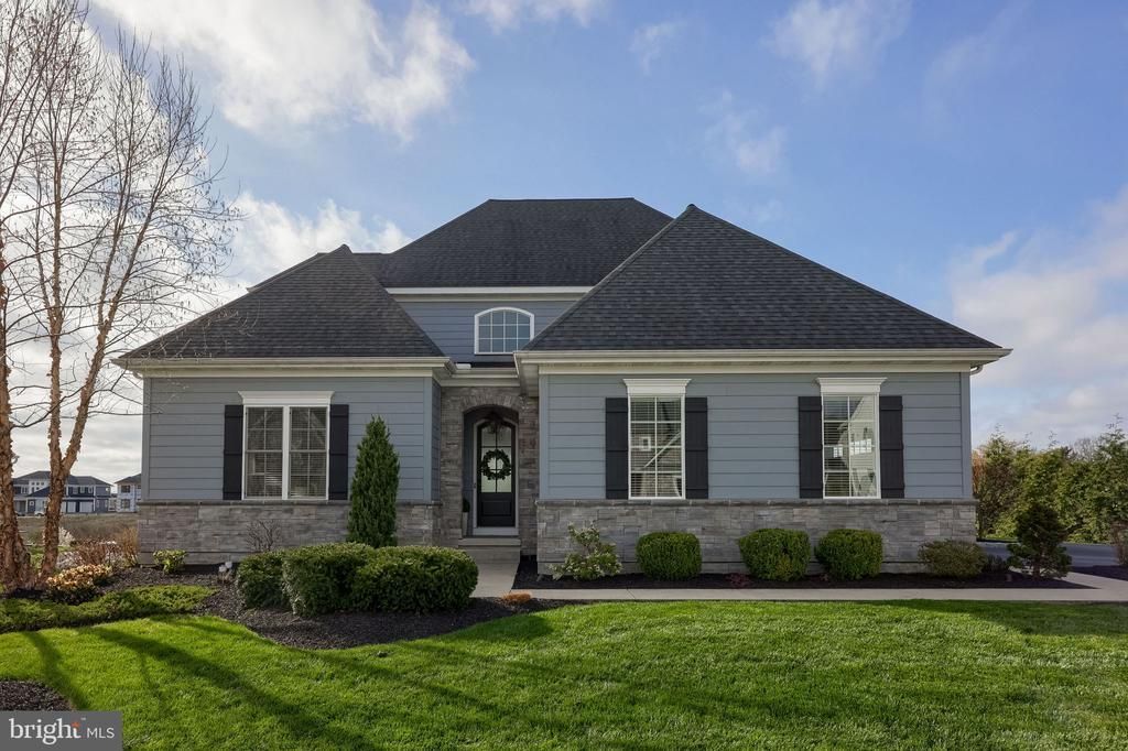 512 E DELP ROAD, LANCASTER, PA 17601